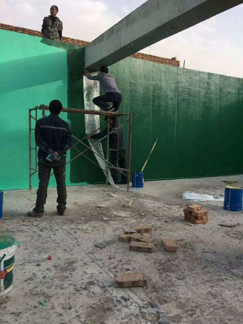 东城针对老旧车间地面普遍存在的起砂、裂缝问题